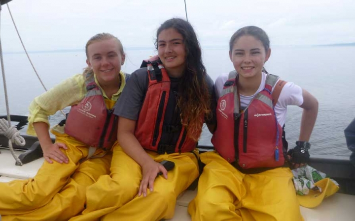 girls sailing course in maine
